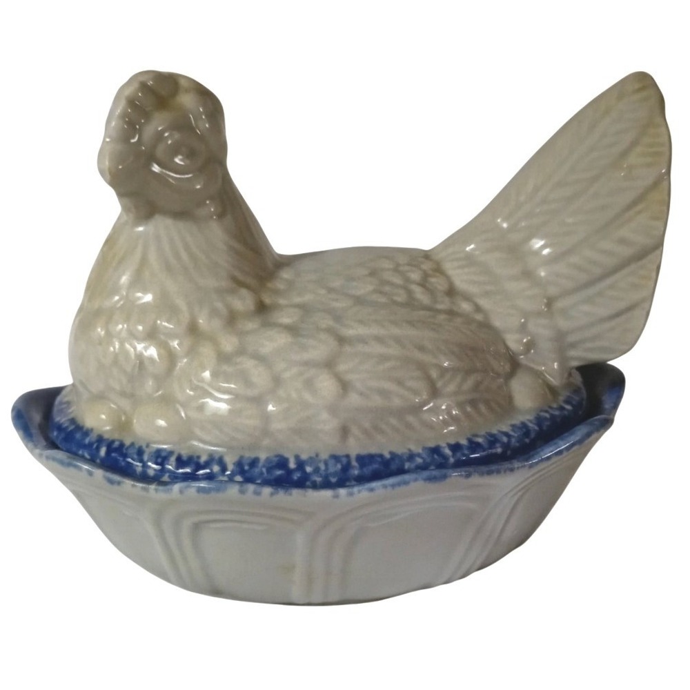 Vintage Style Ceramic Hen on Nest Covered Dish Farmhouse Americana Decor